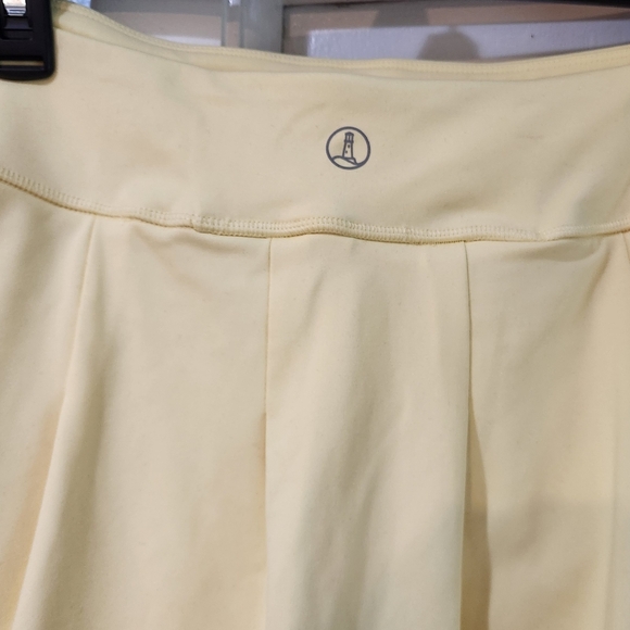 Women's Lands' End Yellow Athletic Skort, Size M - Picture 10 of 10